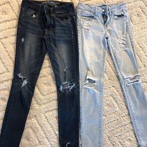 Bundle of two skinny woman jeans American eagle.